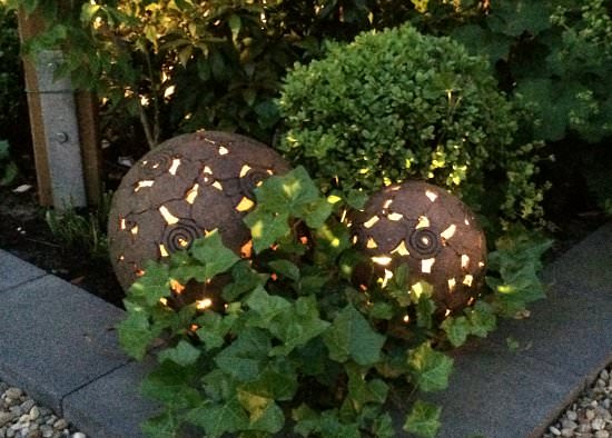 Gartenkugeln Keramik mit Beleuchtung