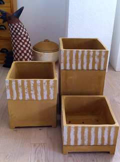 Pflanzkasten aus Ton im Rohbau