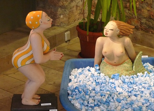 Badenixe Springerin und Meerjungfrau Gartenfiguren Margit Hohenberger Badenixe Springerin und Meerjungfrau Gartenfiguren Margit Hohenberger