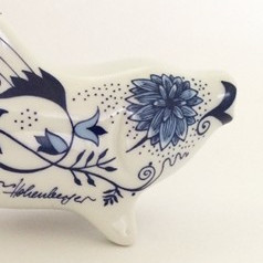 Porzellanfigur Zwiebelmusterfisch: Eine Hommage an Schwarzenbachs Porzelliner