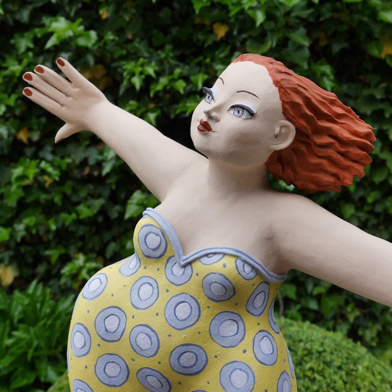 Gartenkeramik-Figur Tanzende