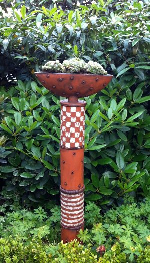 Gartensäule mit Hauswurz Gartensäule mit Hauswurz