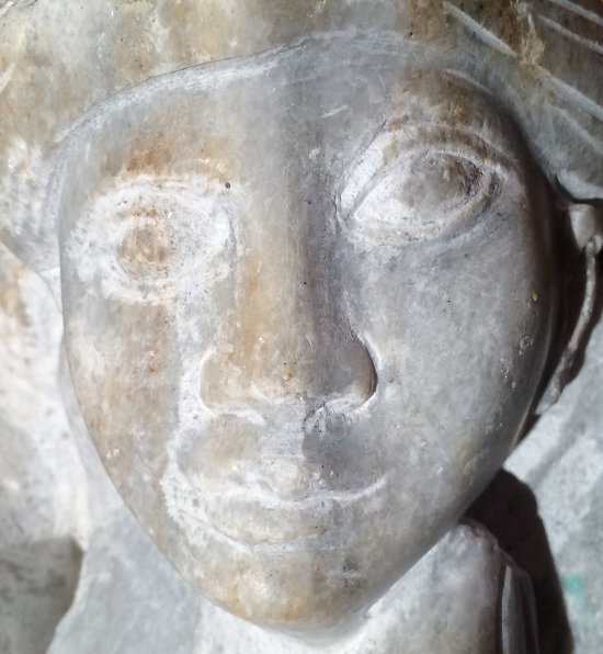 hoffnungsvoller-blick-in-skulptur-wolfgang-stefan