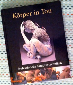 Körper in Ton: Professionelle Skulpturentechnik