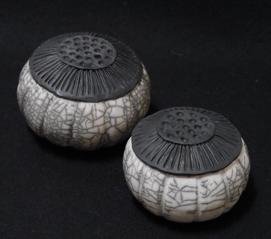 kunst-objekt-raku-keramik-ohne-zweck