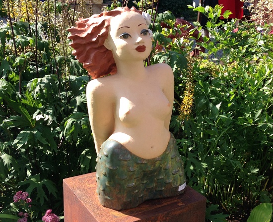 Meerjungfrau - Keramik Skulptur mit Muscheln im Haar