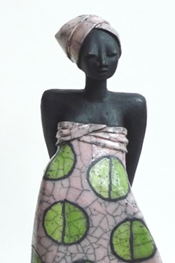 Rakufigur: Afrikanerin mit Turban Rakufigur: Afrikanerin mit Turban