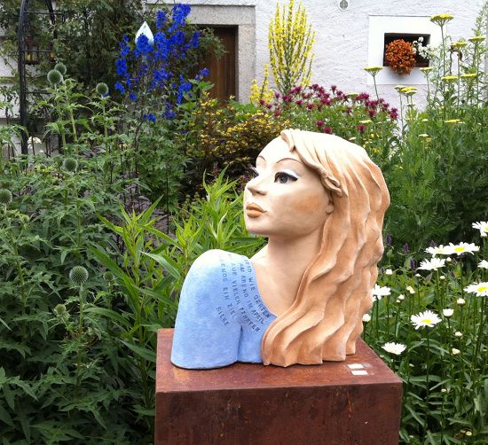 Gartenfigur Rilkes Gartenmädchen - Deko für Garten